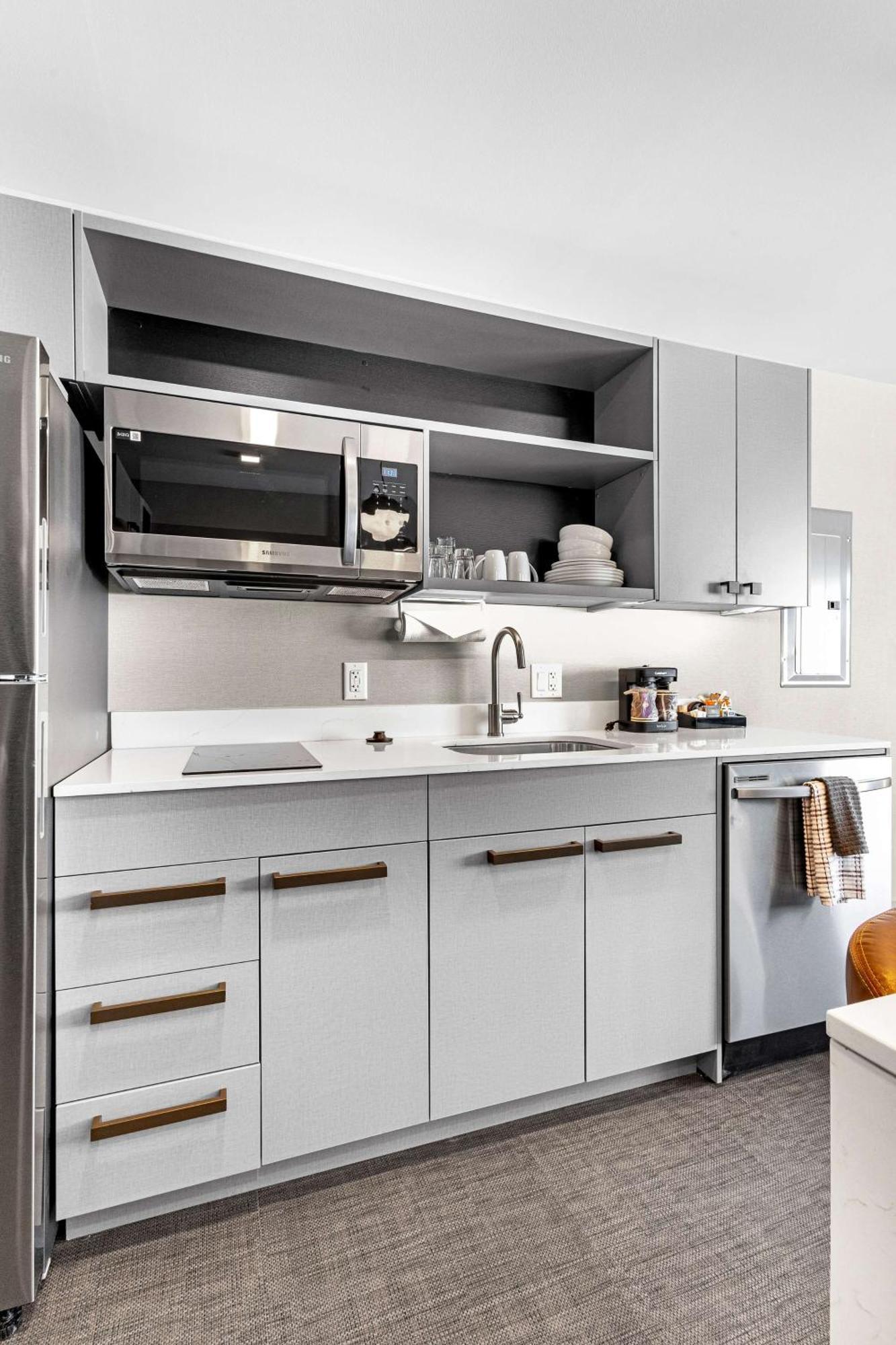 Homewood Suites By Hilton Colorado Springs Airport Buitenkant foto
